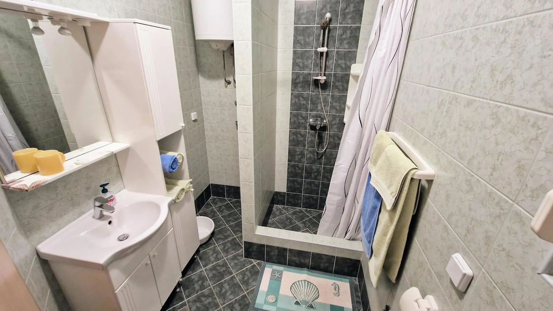 Apartmani Villa Medici 0*, Vrsi